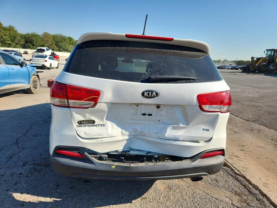 2017 KIA SORENTO LX V6 6
