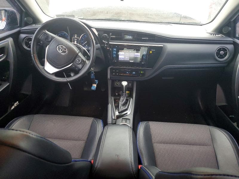 2017 TOYOTA COROLLA SE 8