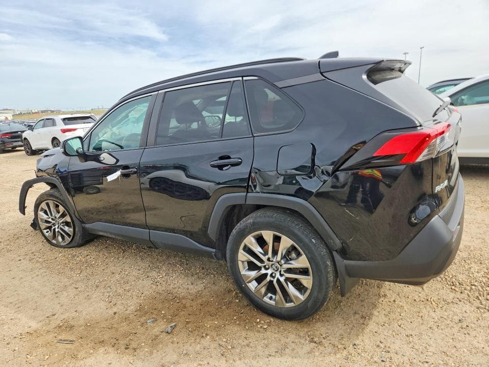 2020 TOYOTA RAV4 XLE 2