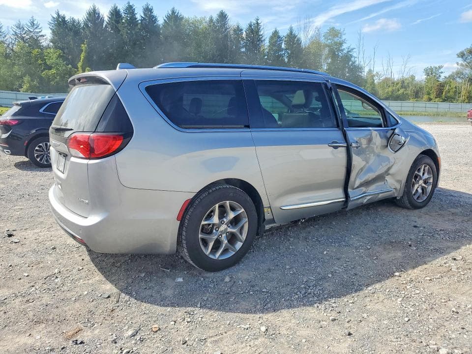 2019 CHRYSLER PACIFICA LIMITED 3
