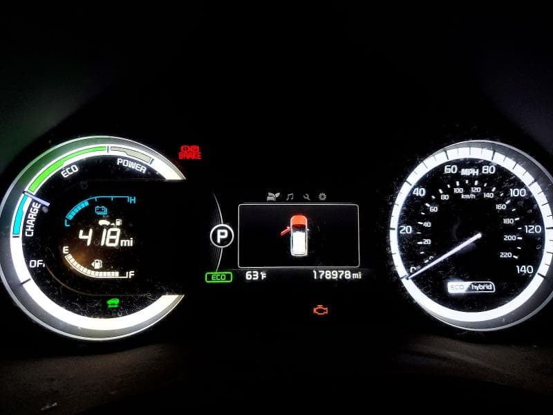 2017 KIA NIRO LX 9