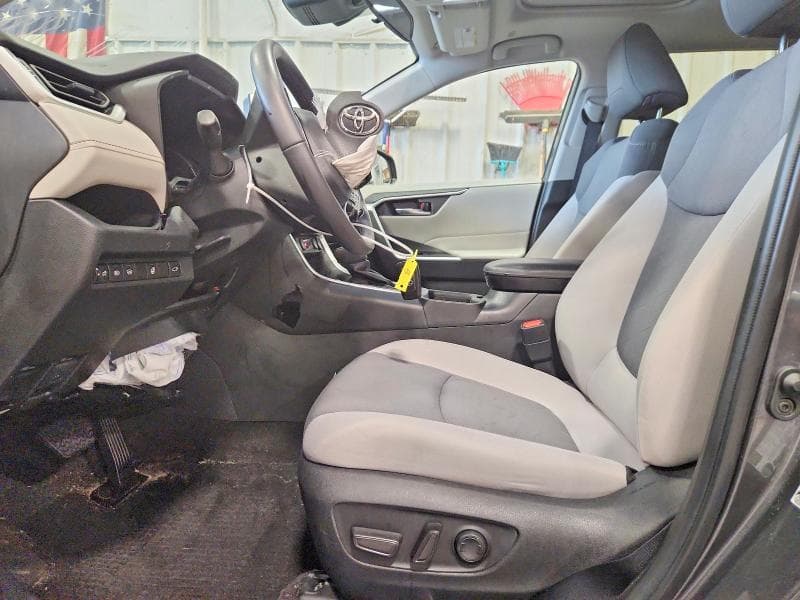 2023 TOYOTA RAV4 XLE 7