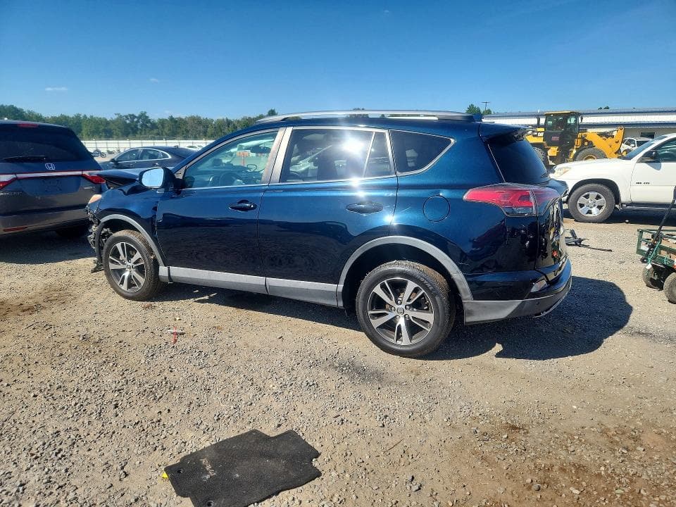 2017 TOYOTA RAV4 XLE 2