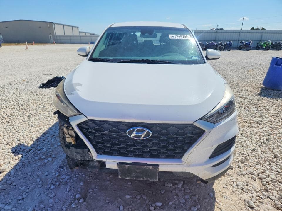 2020 HYUNDAI TUCSON SE 5