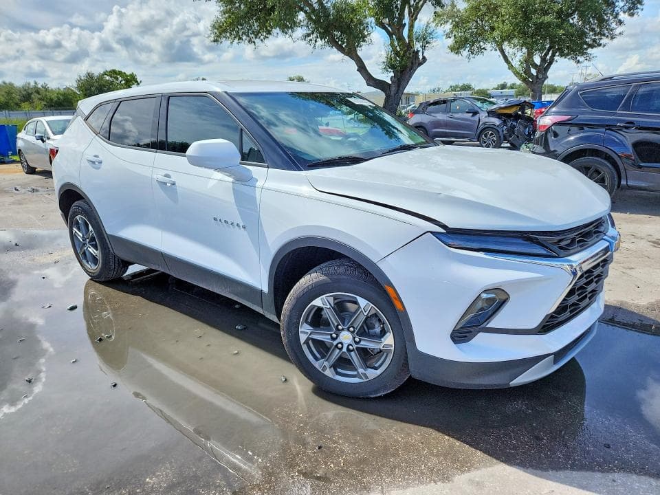 2023 CHEVROLET BLAZER 2LT 4
