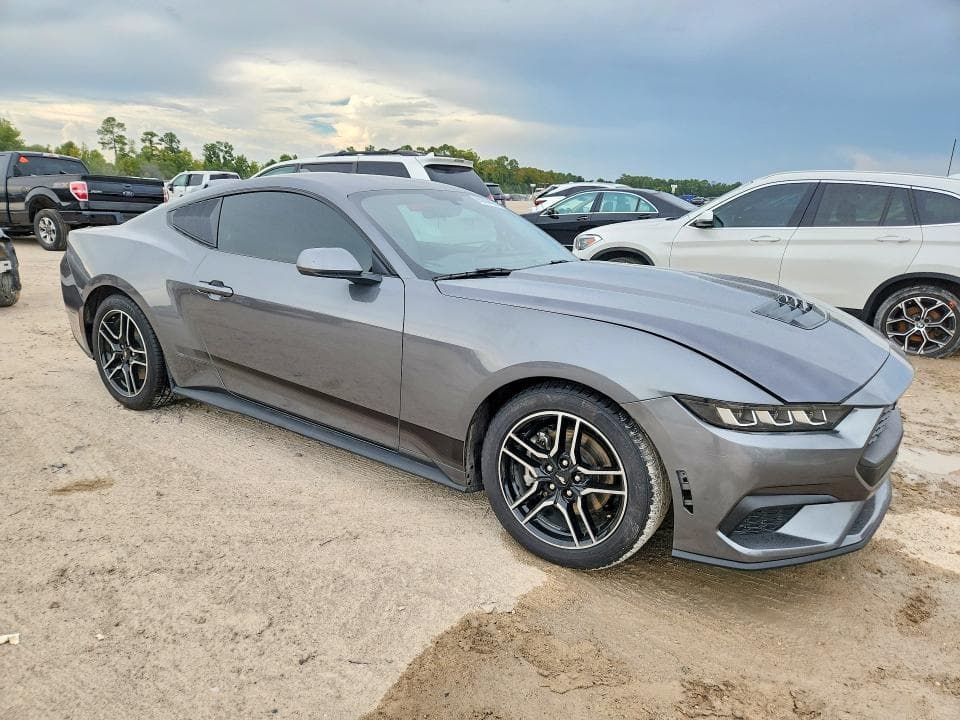 2025 FORD MUSTANG 4