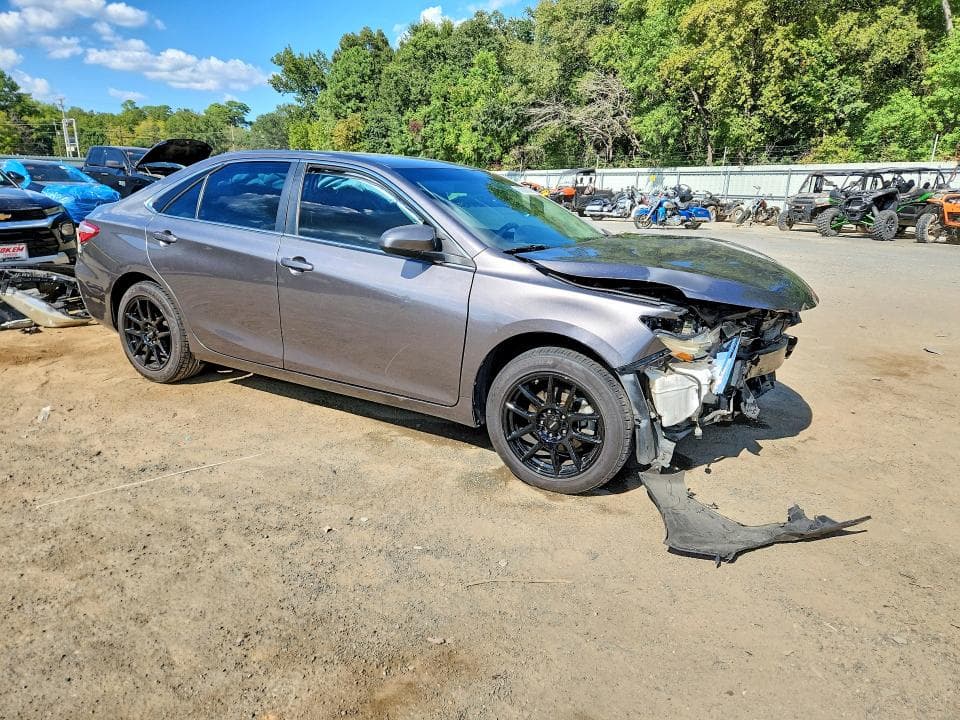2017 TOYOTA CAMRY LE 4