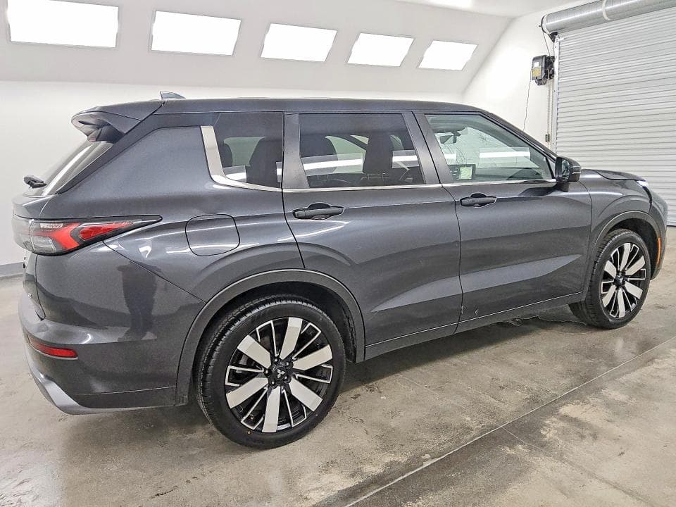 2025 MITSUBISHI OUTLANDER SE 3