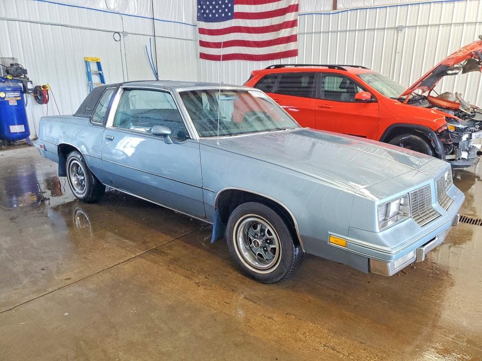 1985 OLDSMOBILE CUTLASS SUPREME 4