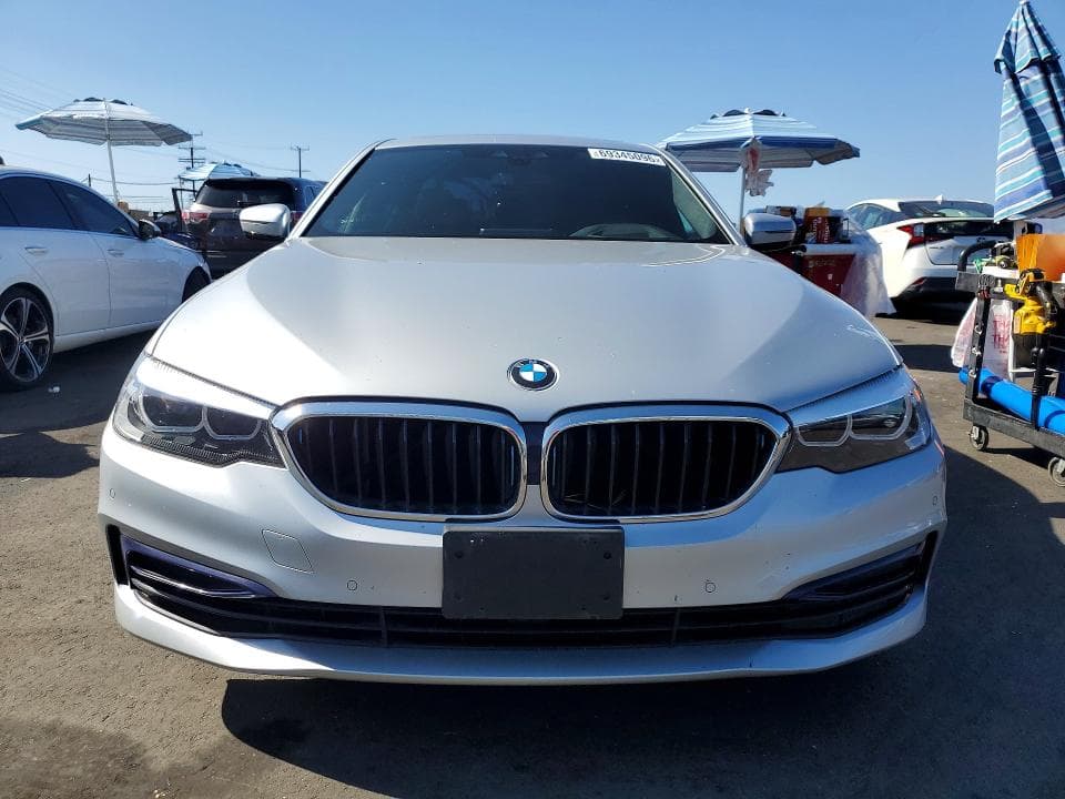 2019 BMW 530E 5