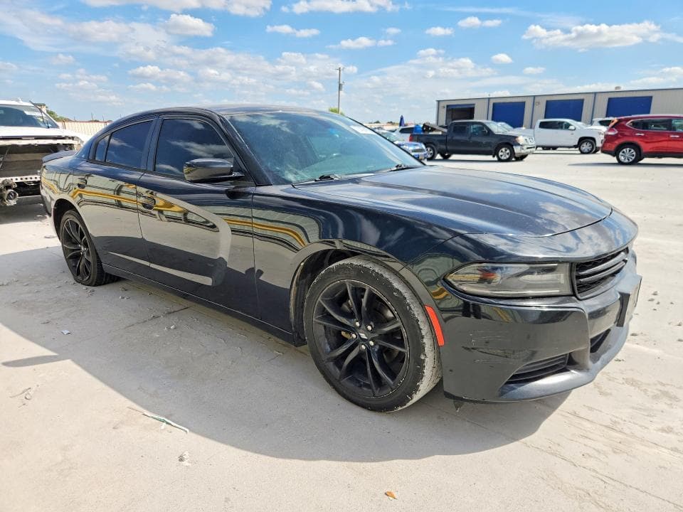 2017 DODGE CHARGER SE 4