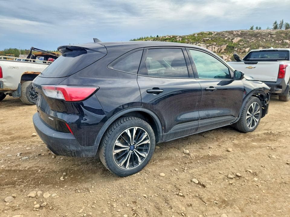 2022 FORD ESCAPE SE 3