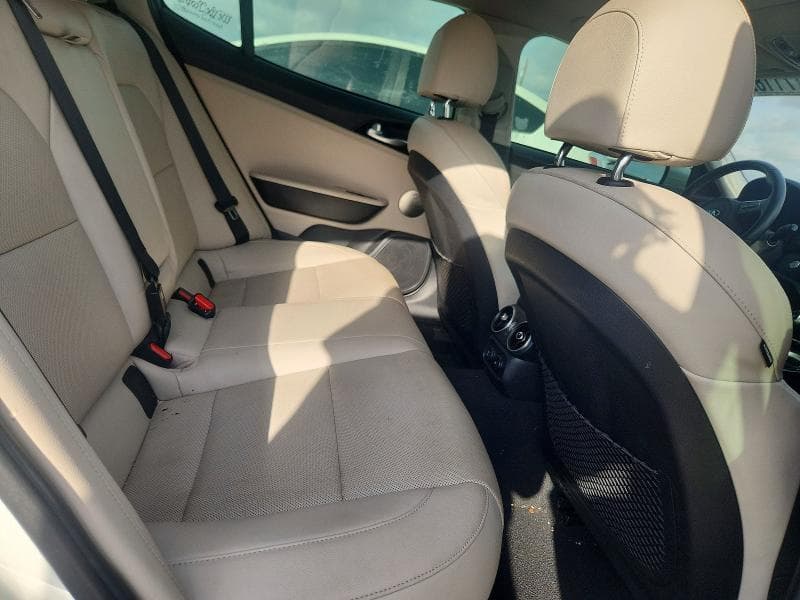 2018 KIA STINGER PREMIUM 10