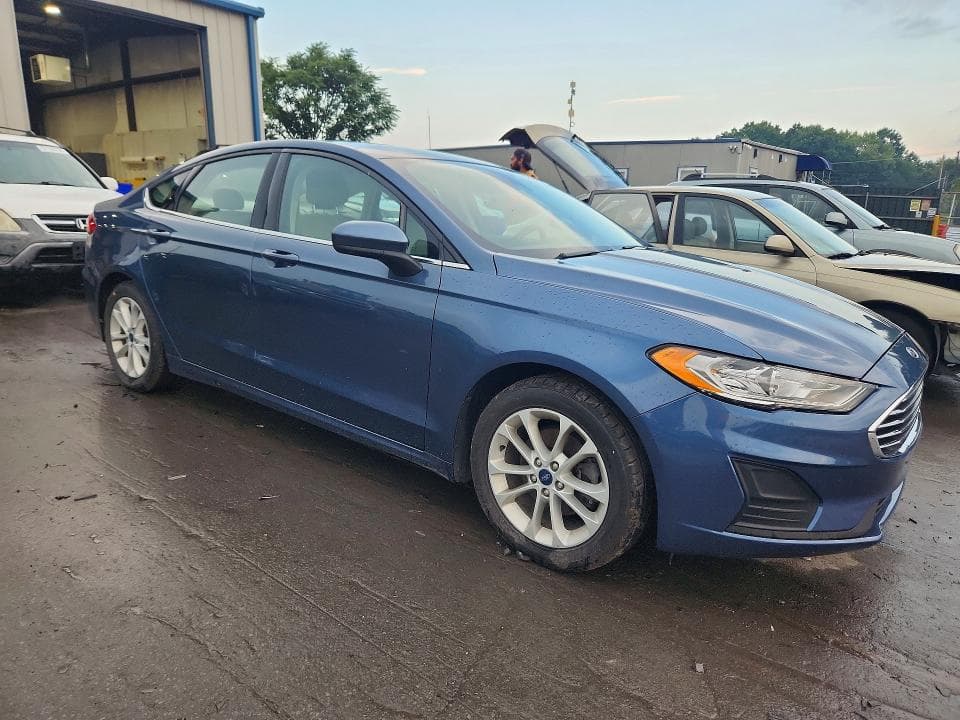 2019 FORD FUSION SE 4