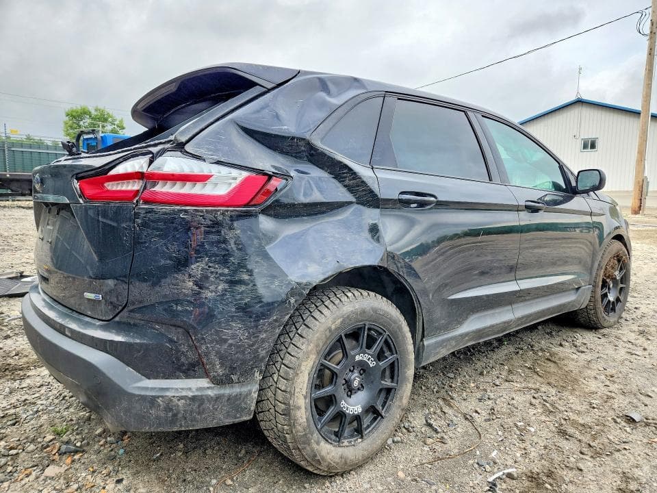 2020 FORD EDGE SE 3