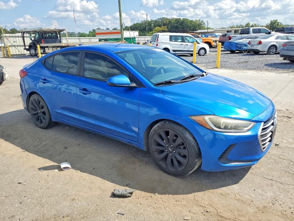 2017 HYUNDAI ELANTRA SE 4