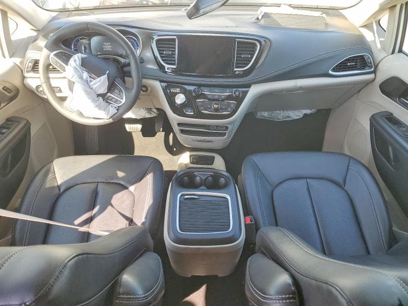 2024 CHRYSLER PACIFICA HYBRID SELECT 8
