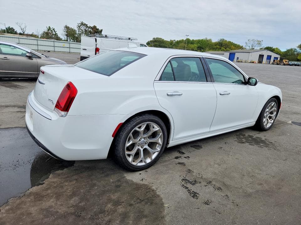 2019 CHRYSLER 300C 3