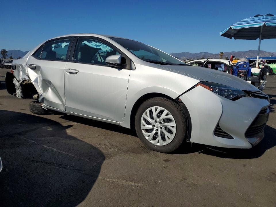 2017 TOYOTA COROLLA LE 4