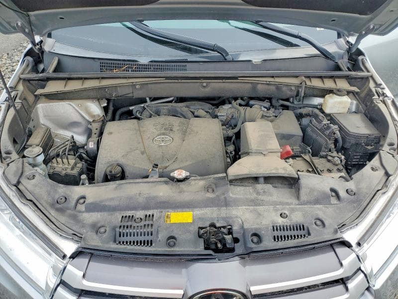 2018 TOYOTA HIGHLANDER XLE 12
