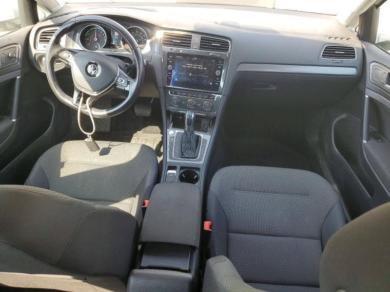 2018 VOLKSWAGEN E-GOLF SE 8