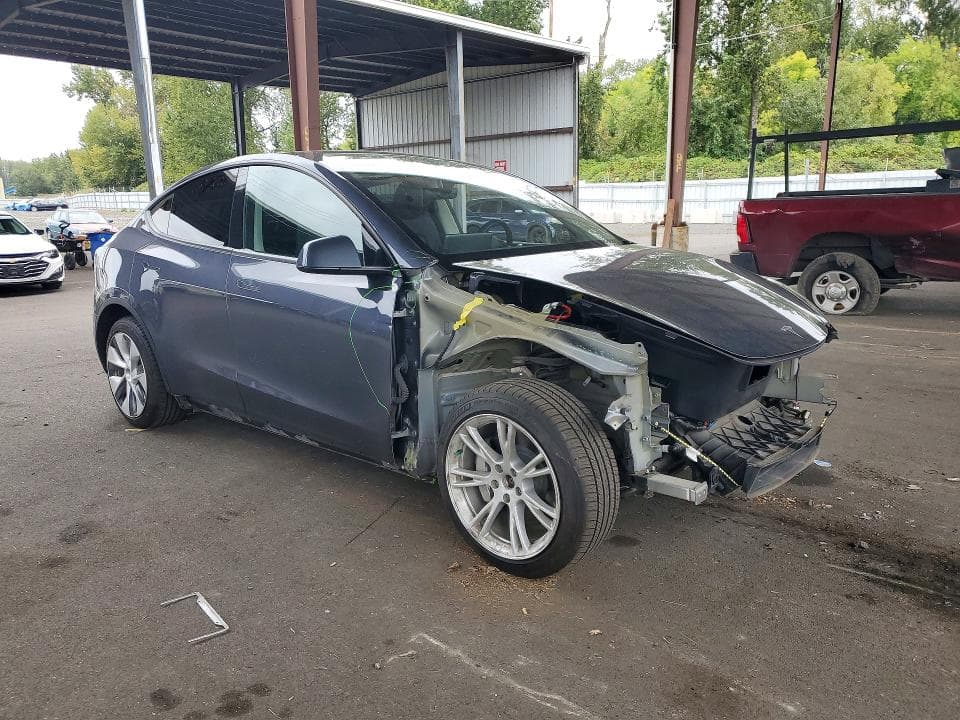 2023 TESLA MODEL Y 4