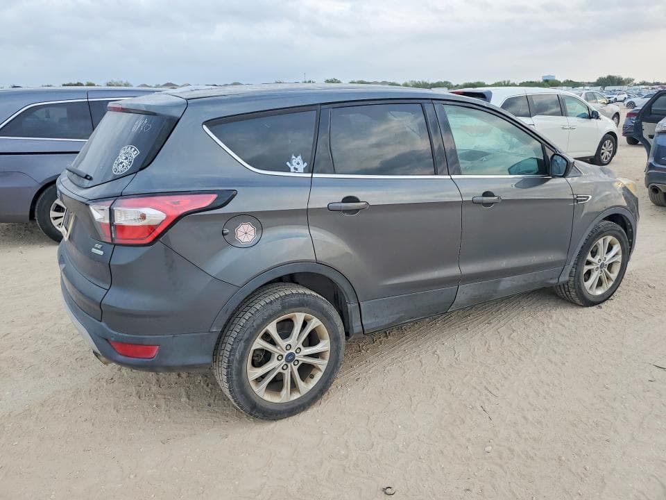 2017 FORD ESCAPE SE 3
