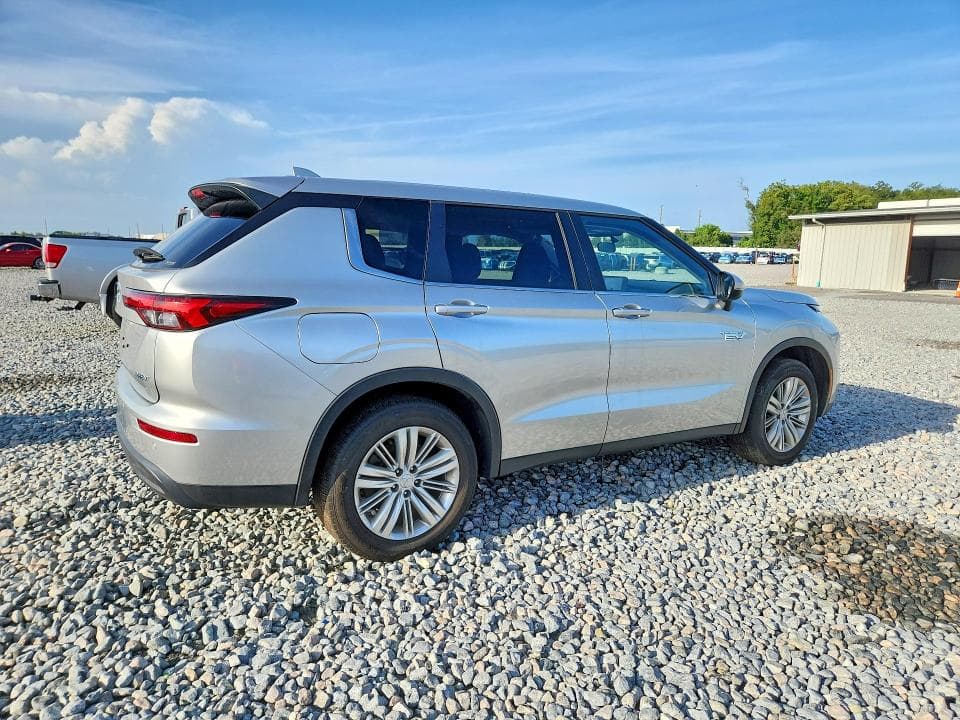 2024 MITSUBISHI OUTLANDER ES 3