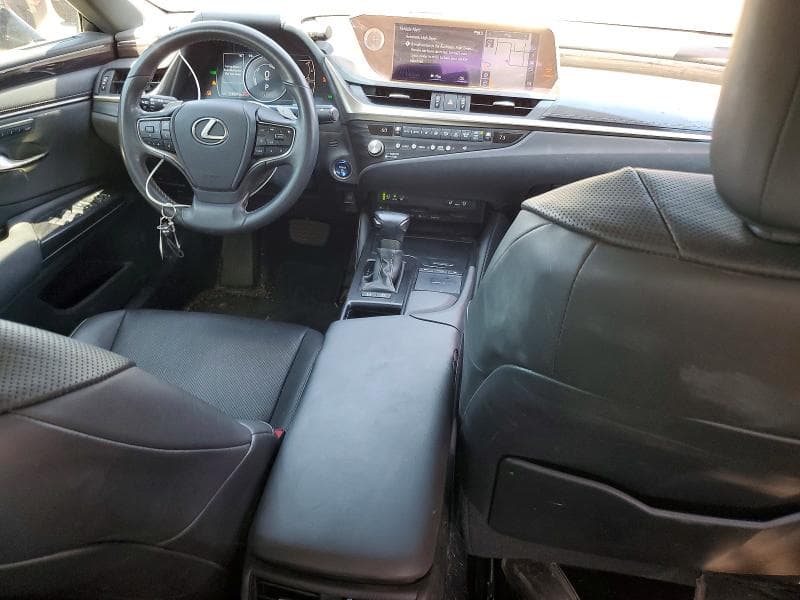 2021 LEXUS ES 300H 8