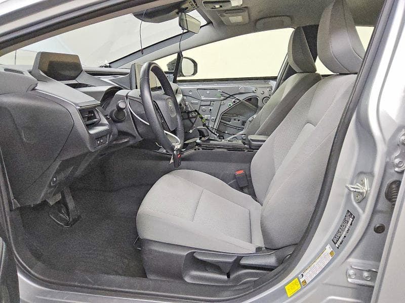 2024 TOYOTA PRIUS LE 7