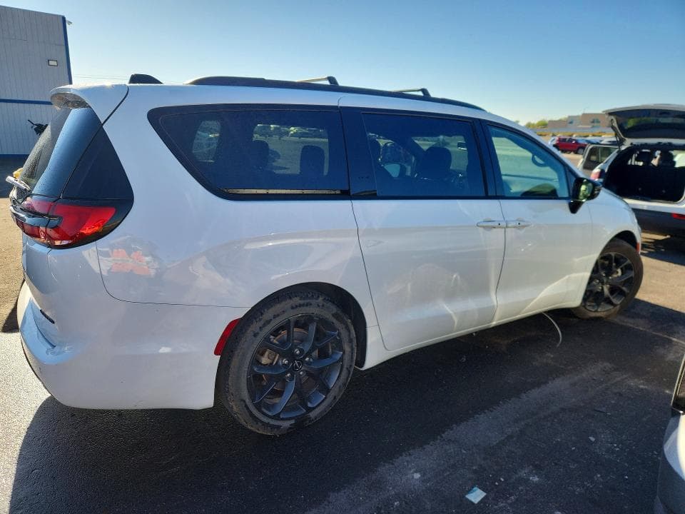 2025 CHRYSLER PACIFICA LIMITED 3