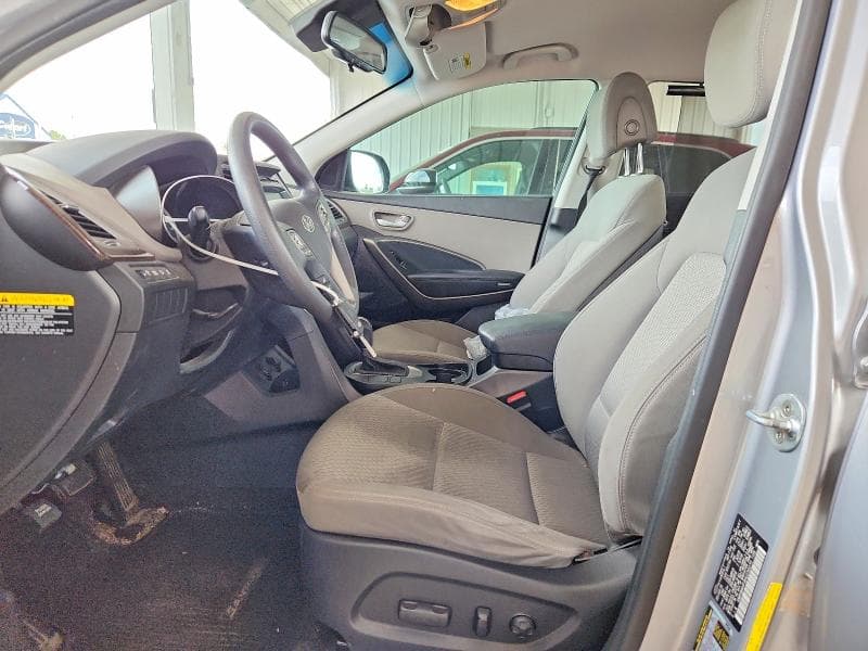 2017 HYUNDAI SANTA FE SE 7