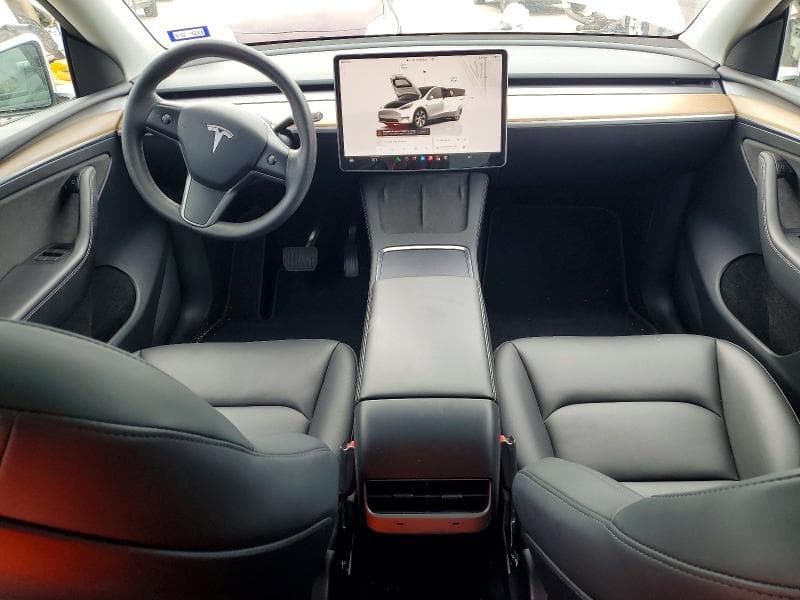 2023 TESLA MODEL Y 8
