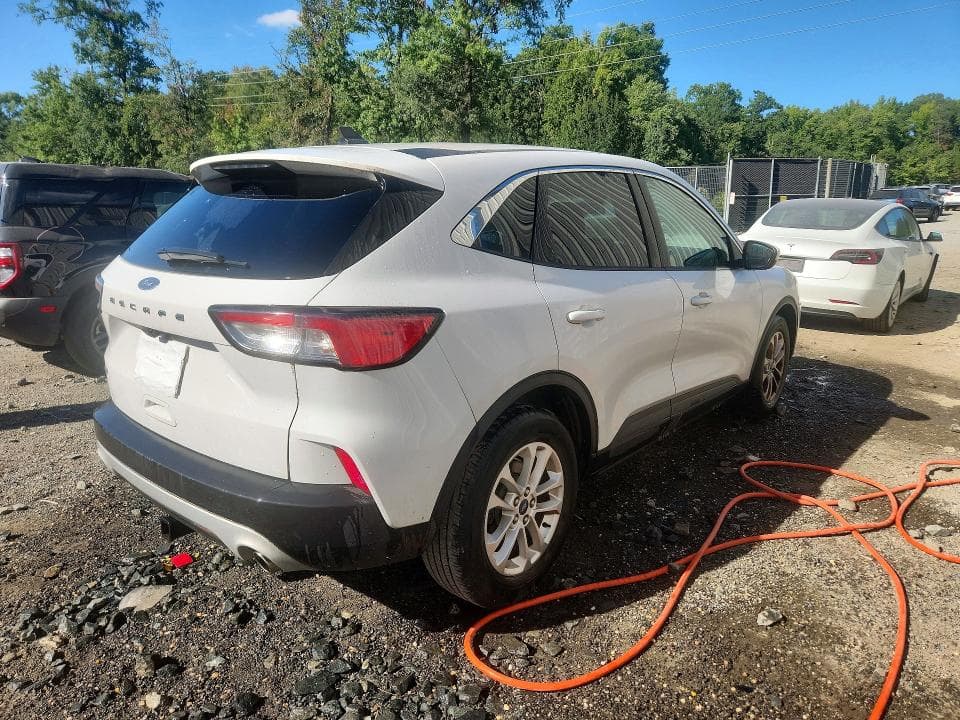 2021 FORD ESCAPE SE 3