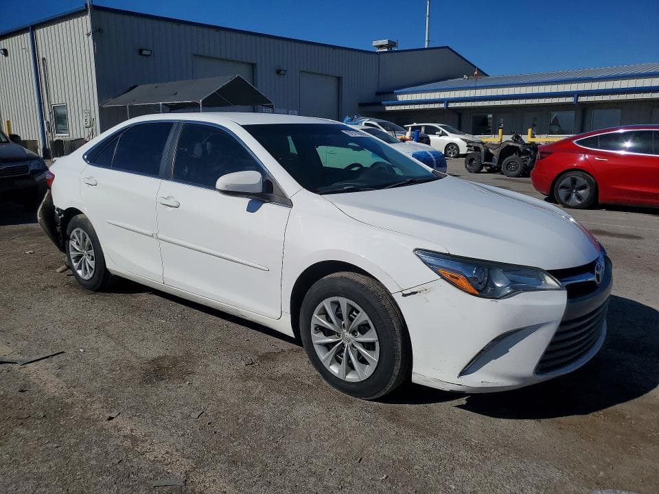 2017 TOYOTA CAMRY LE 4