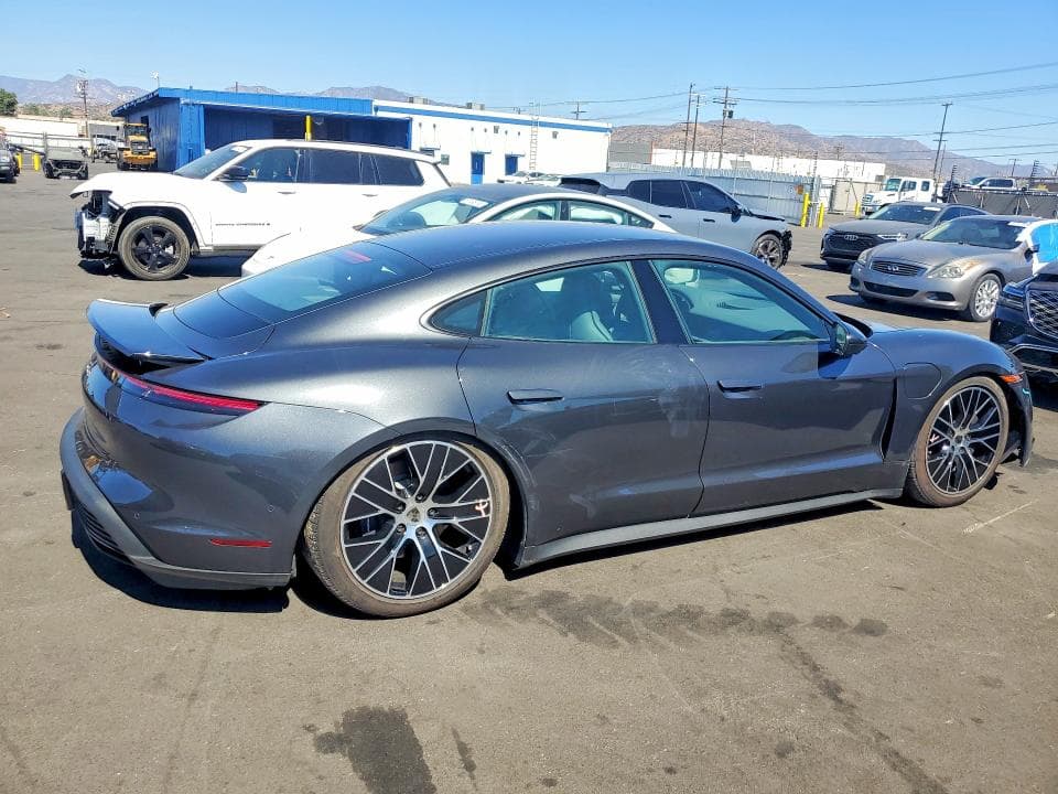 2021 PORSCHE TAYCAN 3