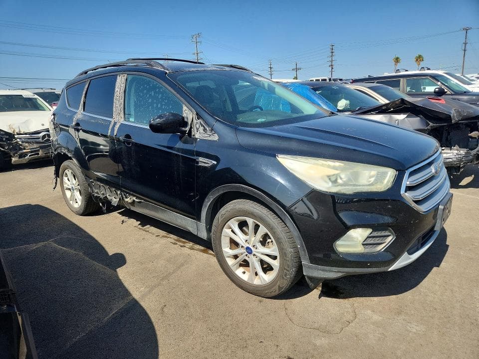 2017 FORD ESCAPE SE 4