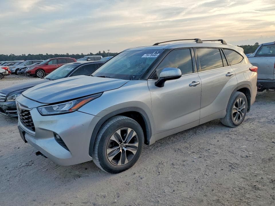 2020 TOYOTA HIGHLANDER XLE - 1