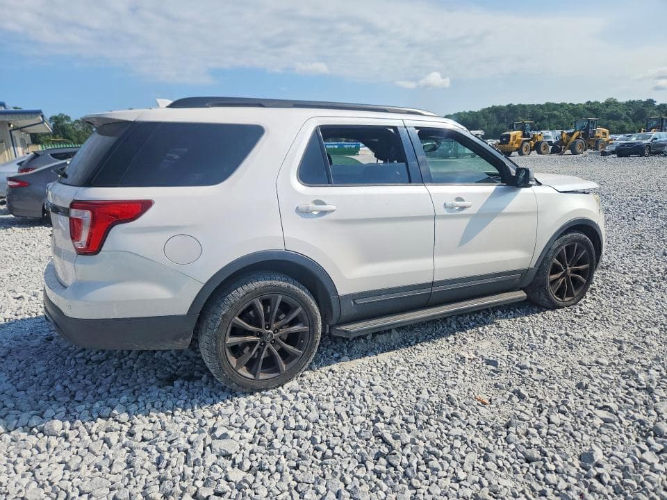 2017 FORD EXPLORER XLT 3