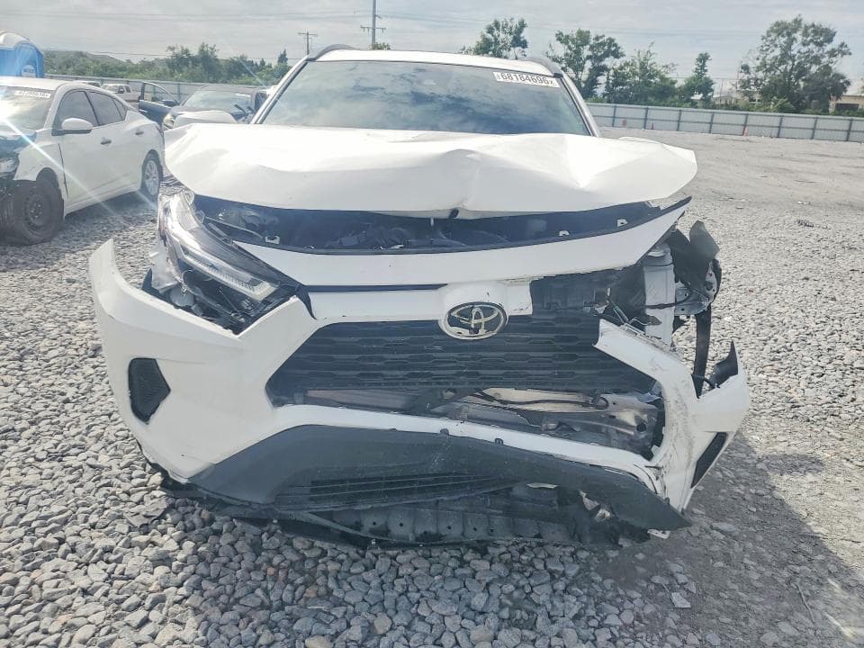 2023 TOYOTA RAV4 XLE 5