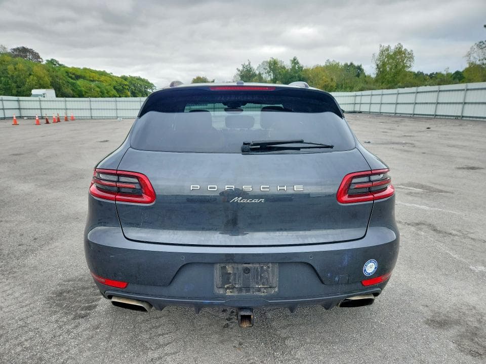 2018 PORSCHE MACAN 6