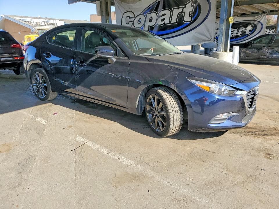 2018 MAZDA 3 TOURING 4