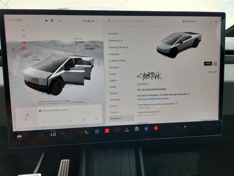 2024 TESLA CYBERTRUCK 9