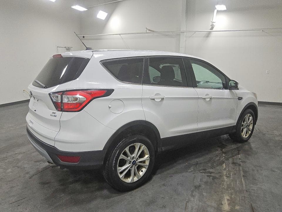 2017 FORD ESCAPE SE 3