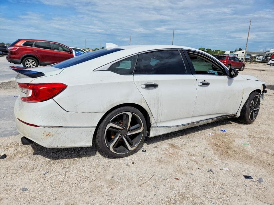 2018 HONDA ACCORD TOURING 3
