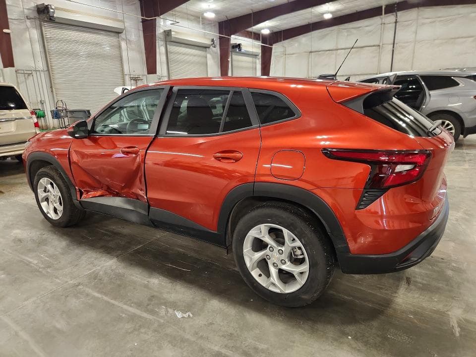 2024 CHEVROLET TRAX LS 2