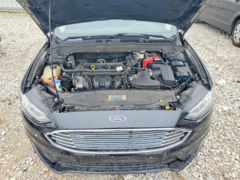 2017 FORD FUSION SE 11