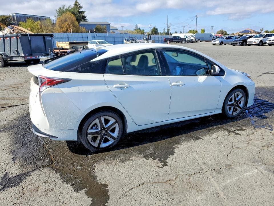2018 TOYOTA PRIUS 3