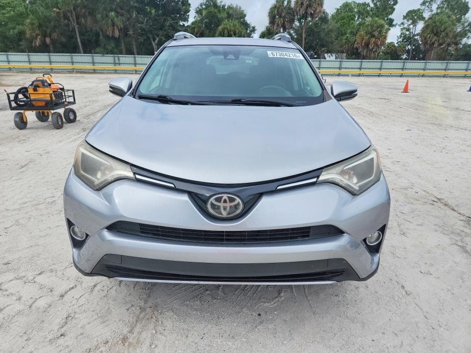 2017 TOYOTA RAV4 XLE 5