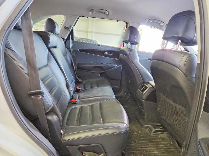 2017 KIA SORENTO EX 10